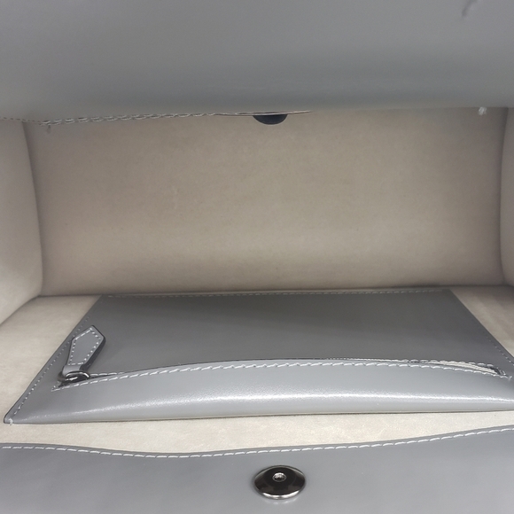 763- VALENTINO BY MARIO VALENTINO TOTE BAG - Picture 7 of 14